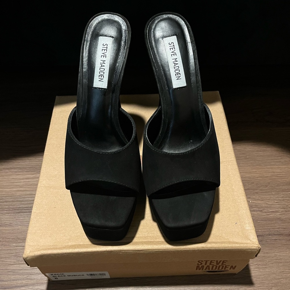 Kacie black platform heel